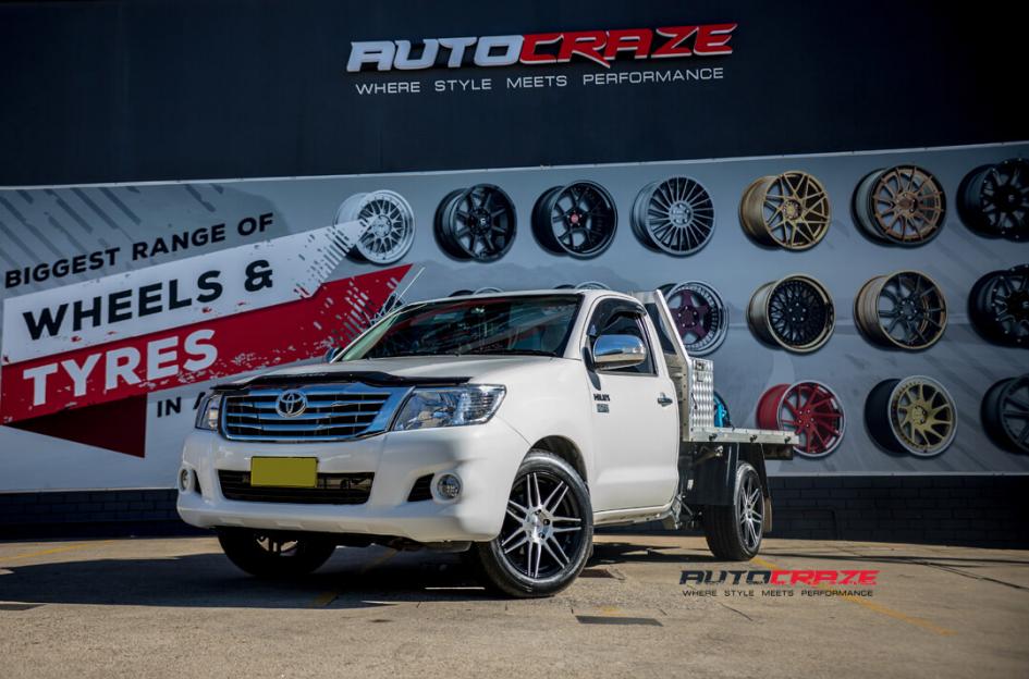TOYOTA HILUX 2WD (2005 ONWARDS) TRENTO GLOSS BLACK MACHINED FACE